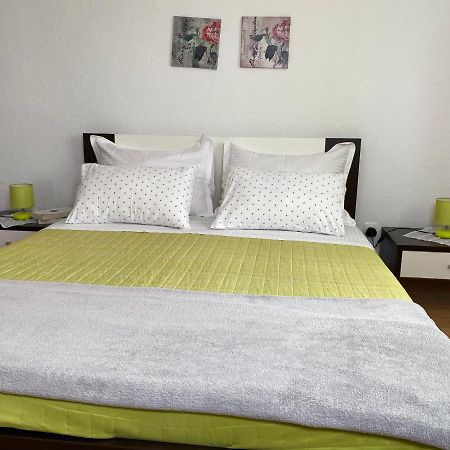 Apartment Carmen Трогір Екстер'єр фото