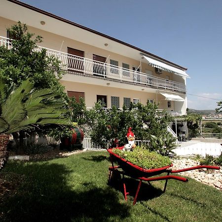 Apartment Carmen Трогір Екстер'єр фото