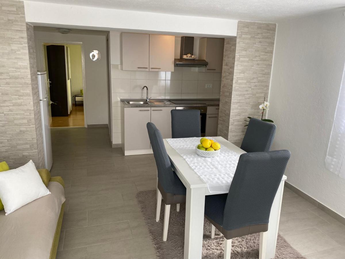 Apartment Carmen Трогір Екстер'єр фото