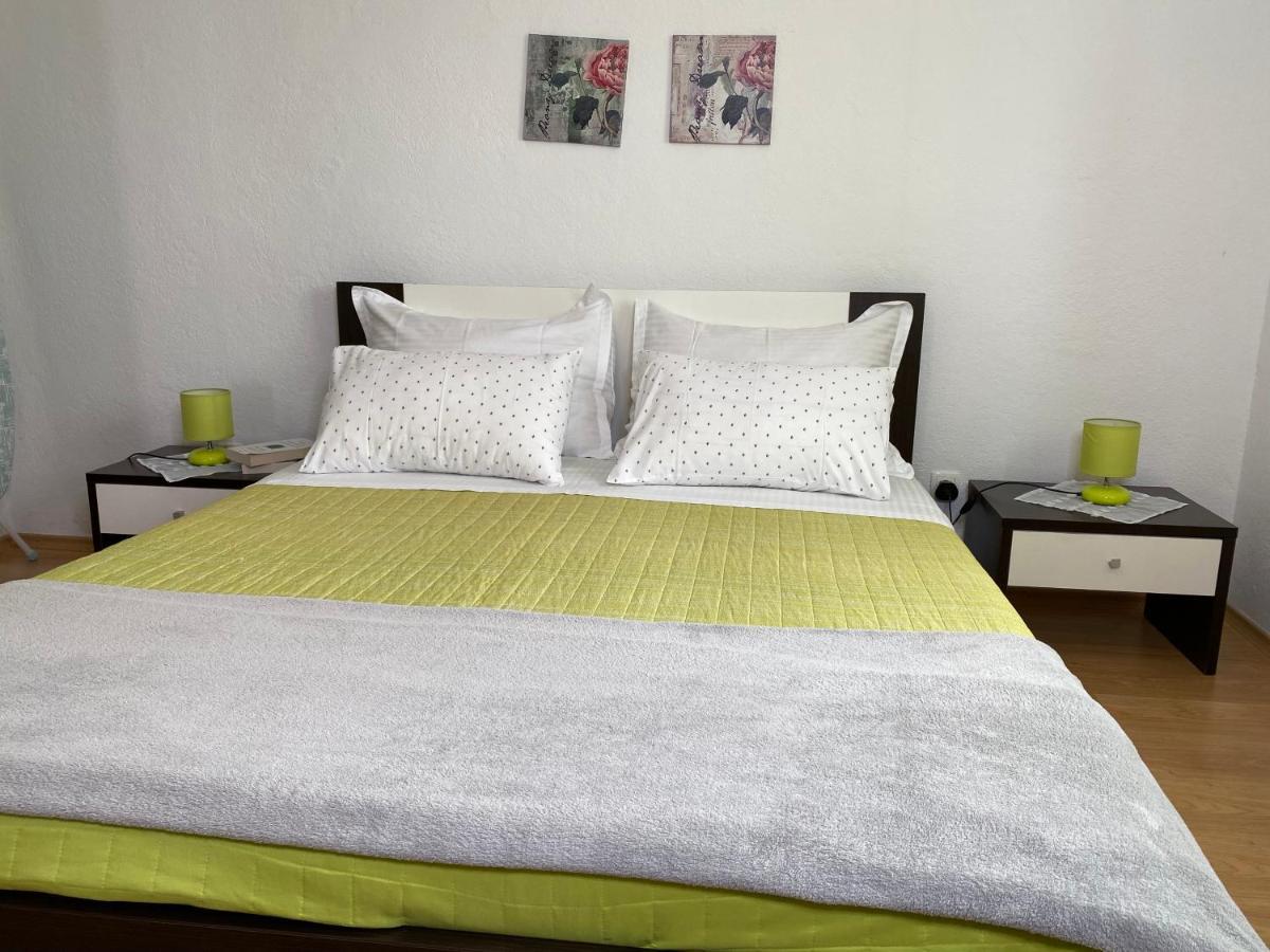 Apartment Carmen Трогір Екстер'єр фото