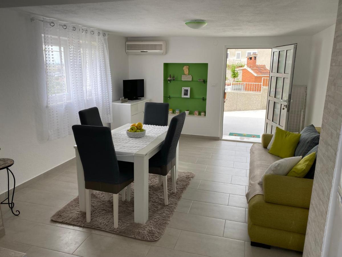 Apartment Carmen Трогір Екстер'єр фото