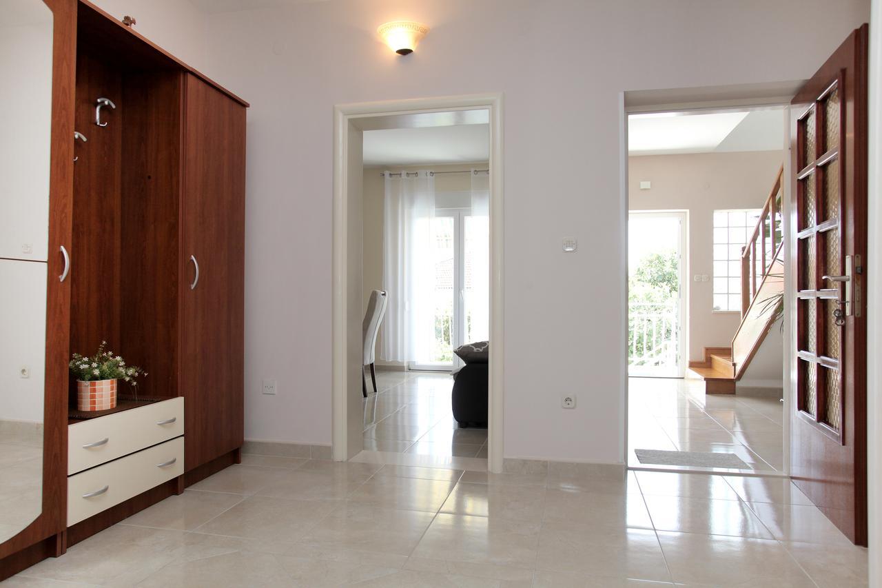 Apartment Carmen Трогір Екстер'єр фото
