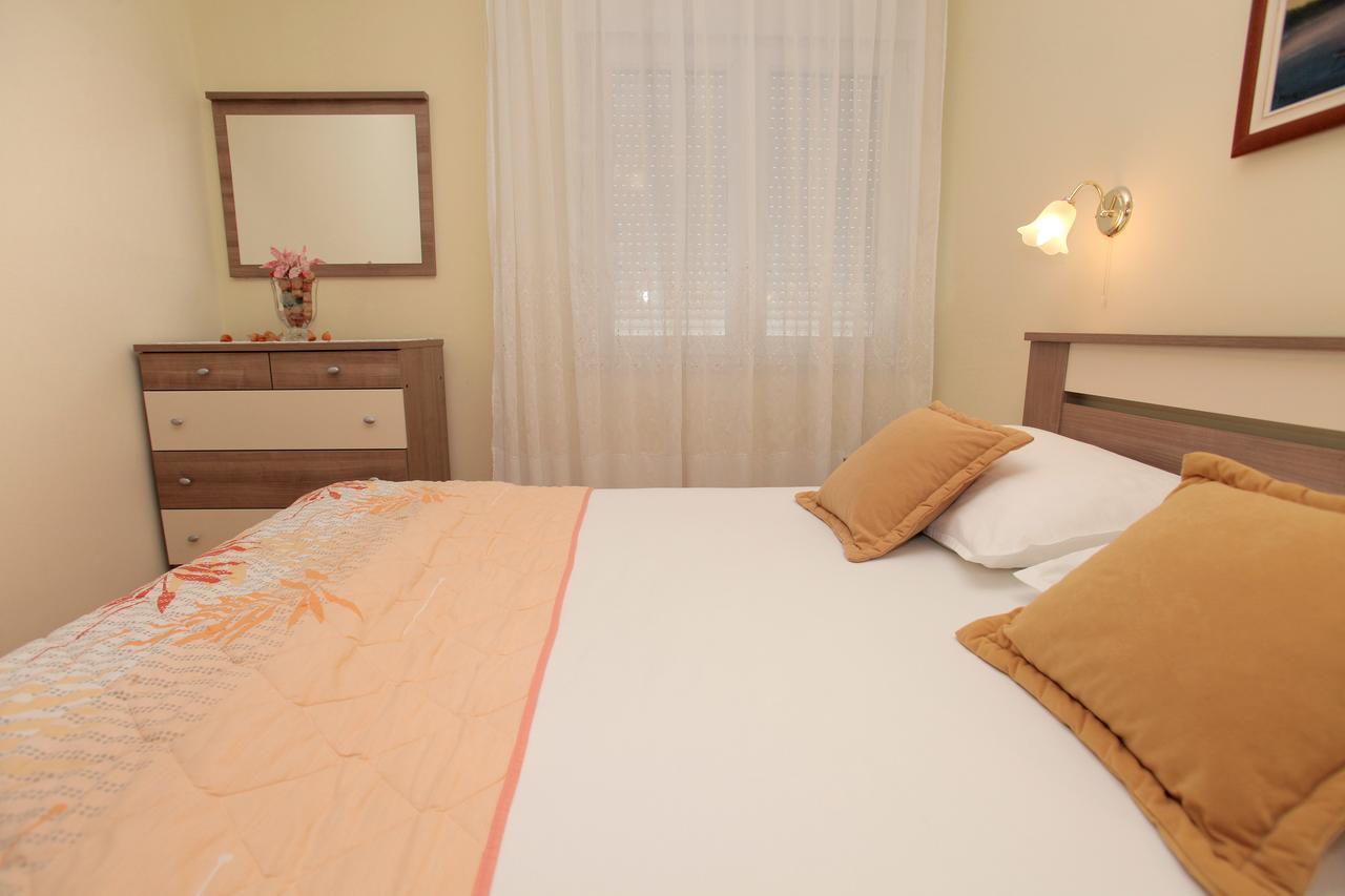 Apartment Carmen Трогір Екстер'єр фото