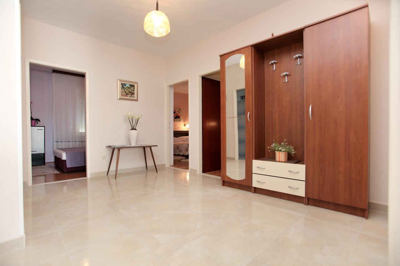 Apartment Carmen Трогір Екстер'єр фото