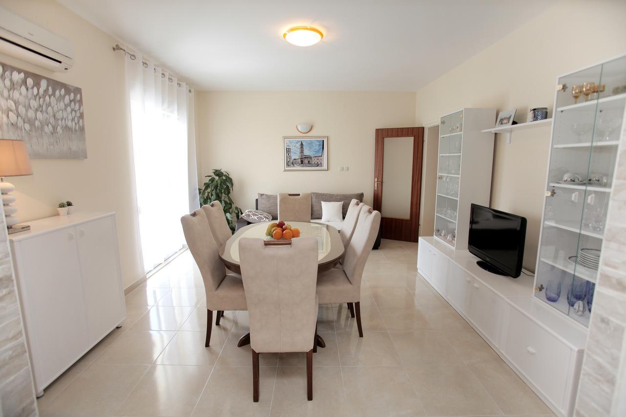 Apartment Carmen Трогір Екстер'єр фото