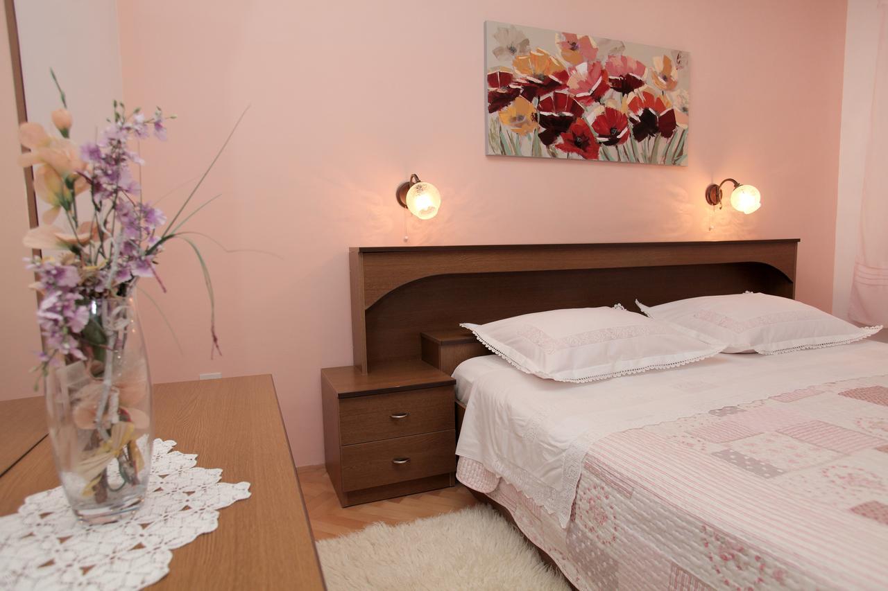 Apartment Carmen Трогір Екстер'єр фото