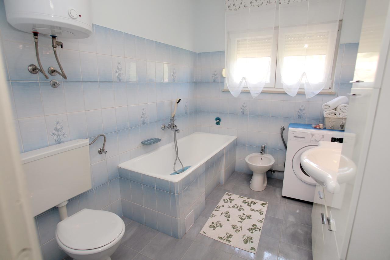 Apartment Carmen Трогір Екстер'єр фото