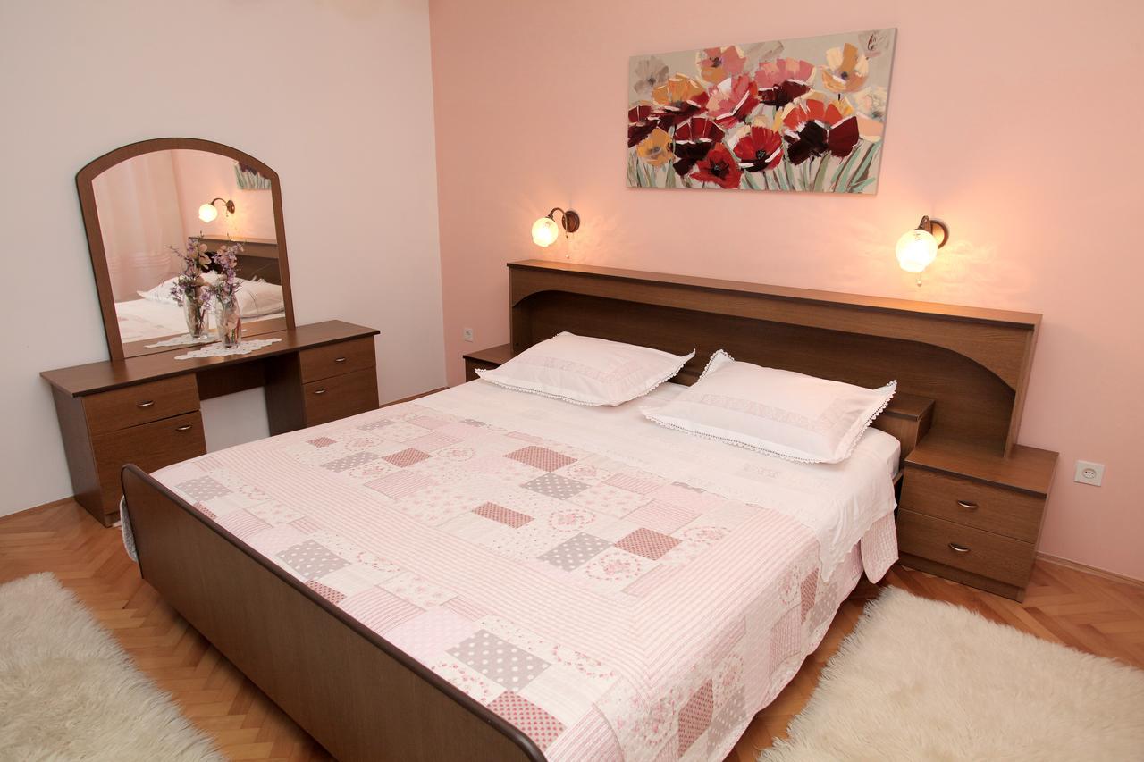 Apartment Carmen Трогір Екстер'єр фото