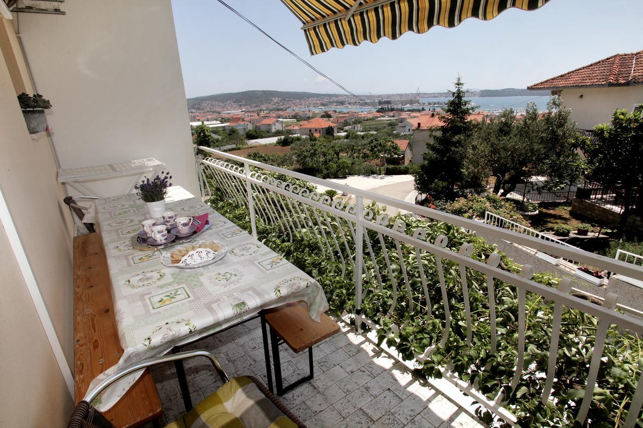 Apartment Carmen Трогір Екстер'єр фото